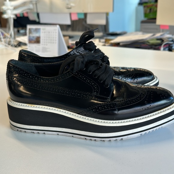Prada Black leather Platform Oxford size 35 - Picture 2 of 4